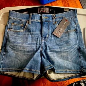 NWT Torrid premium shorts size 12